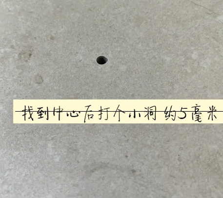 佛坪瓷砖空鼓维修公司专业解答在瓷砖铺贴过程中，如果砂料搅拌不均匀，将会带来以下问题